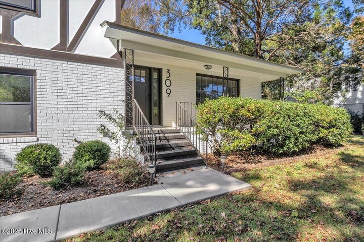 Property Photo:  309 Buccaneer Road  NC 28409 
