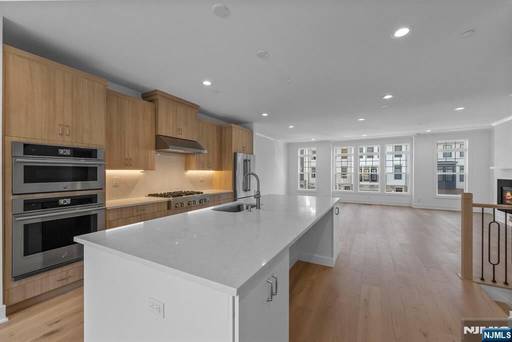 Property Photo:  4 Goldfinch Drive  NJ 07458 