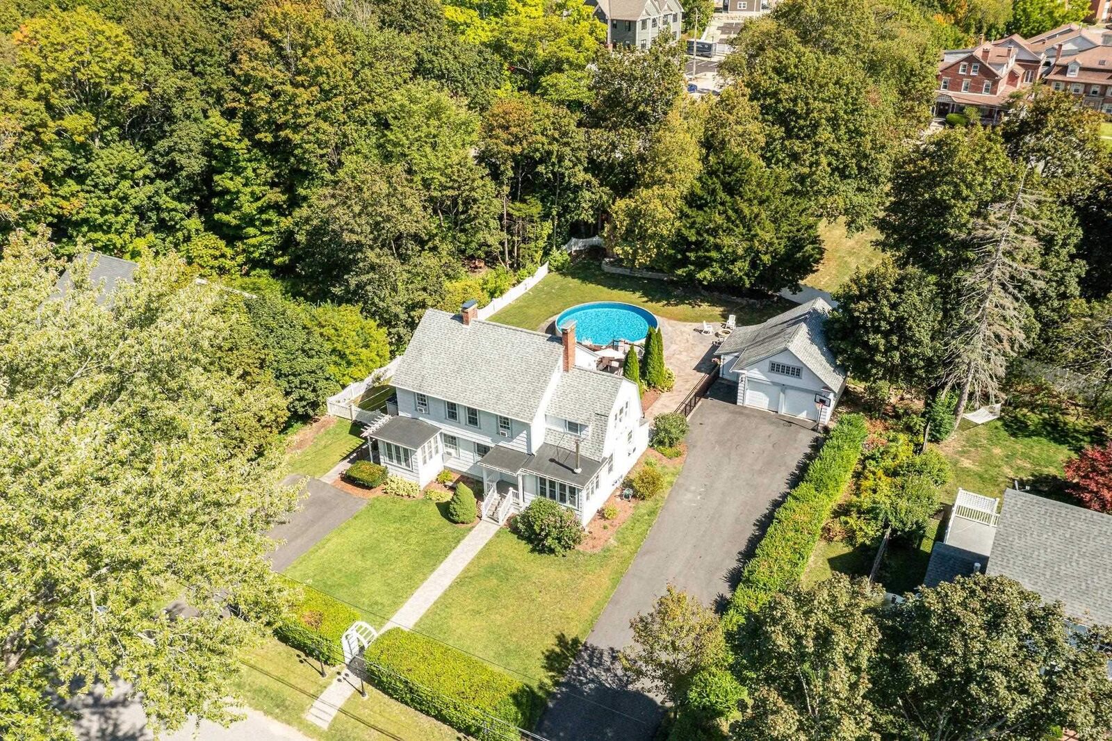 Property Photo: 107 Mount Vernon Street NH 03820