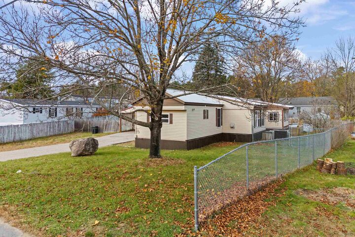 Property Photo:  11 Evelyn Avenue  NH 03077 