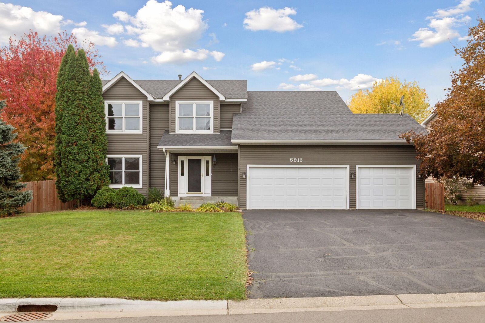 Property Photo:  5913 Red Pine Boulevard  MN 55110 