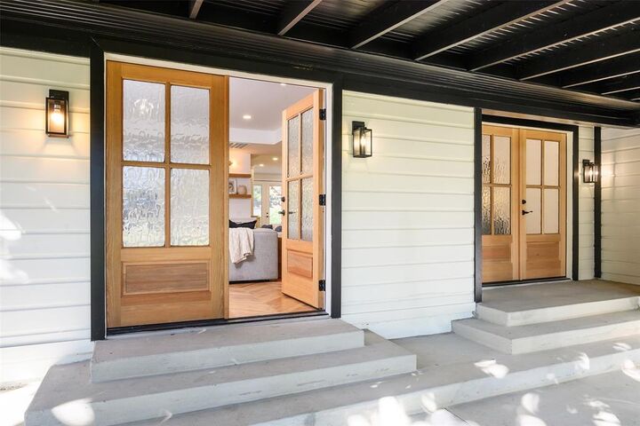 Property Photo: 6021 Northwood Road TX 75225