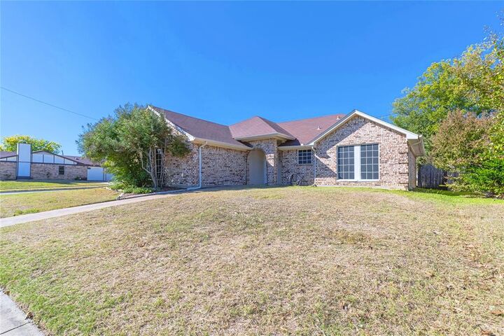 Property Photo: 6501 Patsy Lane TX 76148