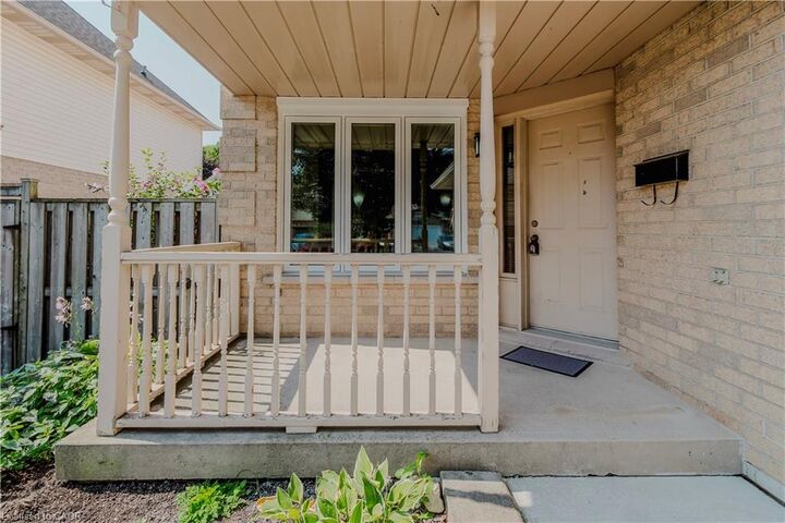 Property Photo:  195 Duncairn Crescent  ON L9C 6J9 