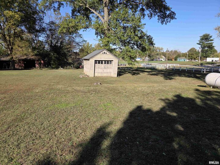 Property Photo:  208 W Cherry Street  IL 62887 