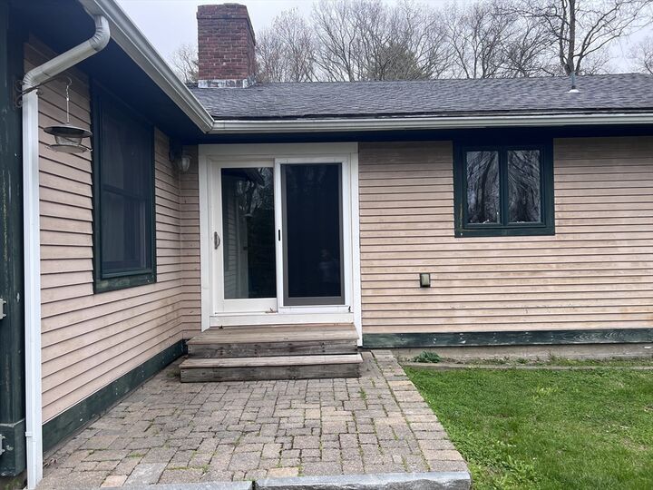 Property Photo:  601 Newburyport Turnpike  MA 01969 