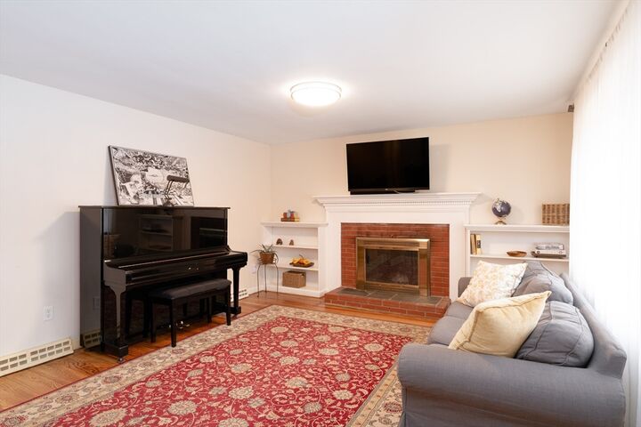 Property Photo: 10 Mansur St MA 01863