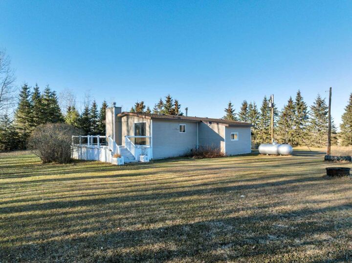 Property Photo: 464051 Range Road 41 AB T0C 2X0
