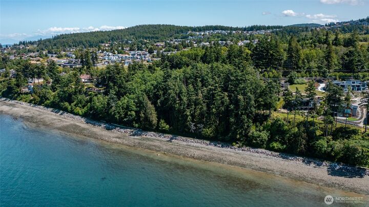 Property Photo: 4100 Oakes Avenue WA 98221