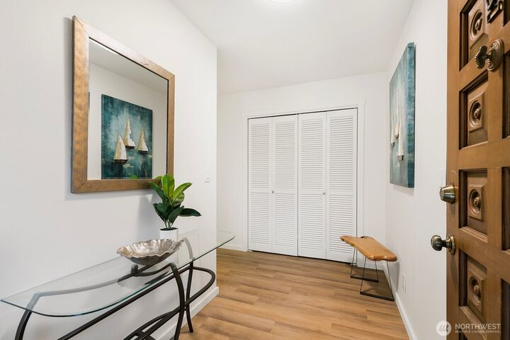 Property Photo: 1414 9th Avenue N 105 WA 98020