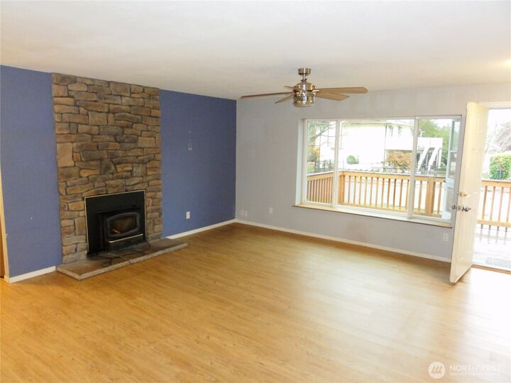 Property Photo: 5320 Stonegate Avenue NE WA 98422