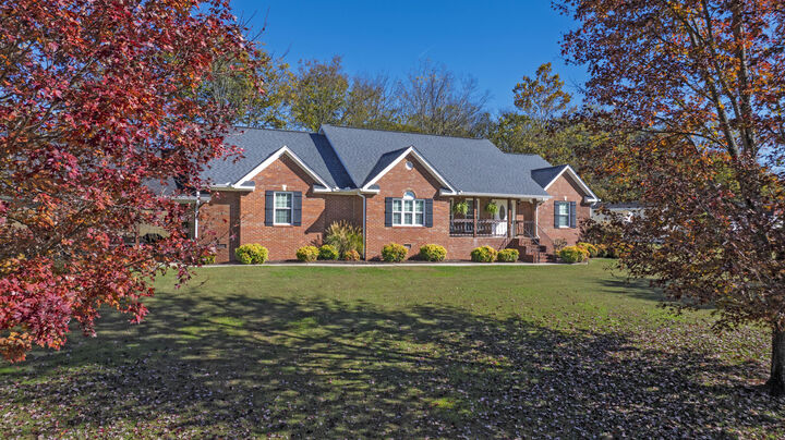 Property Photo: 201 Twin Meadows Drive TN 37321