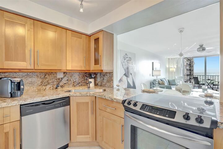 Property Photo:  1400 S Ocean Dr 1001  FL 33019 