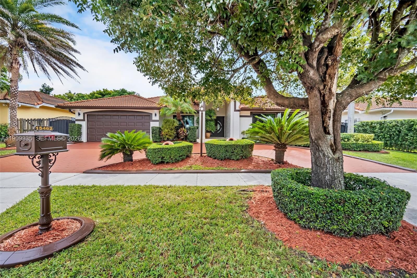 Property Photo: 15462 SW 115th St FL 33196