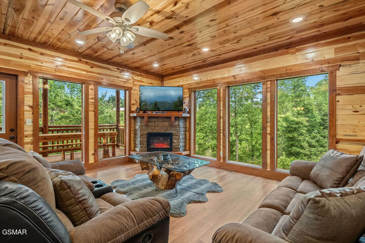 Property Photo: 2864 Owens Rdg Way TN 37876