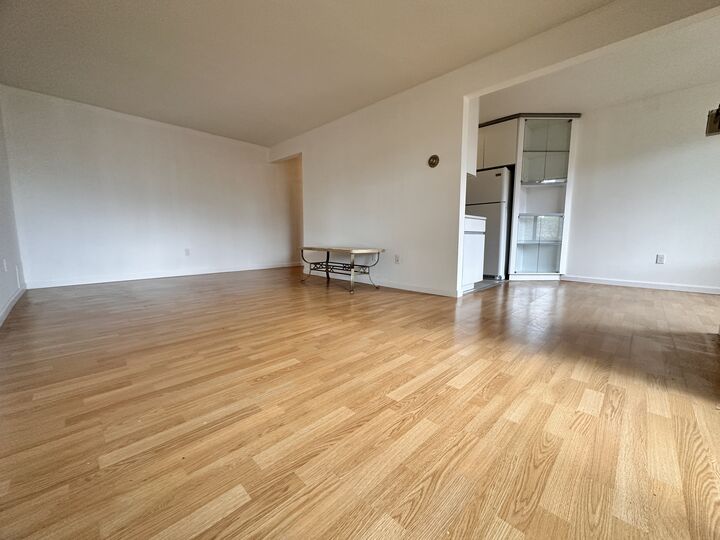Property Photo:  15 Woodsedge Drive Apt 4B  CT 06111 