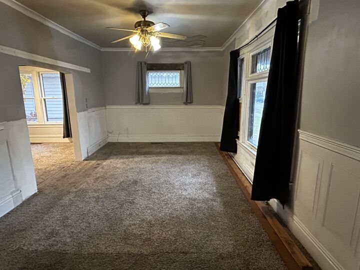 Property Photo: 717 E Ermina Ave WA 99207