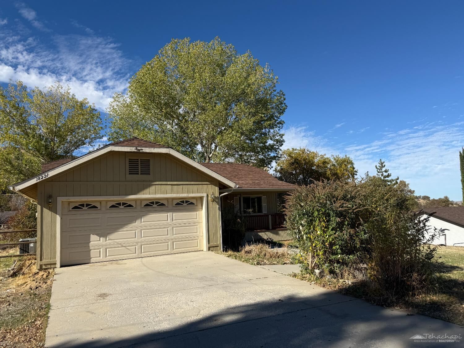 Property Photo:  18221 Arosa Road  CA 93561 
