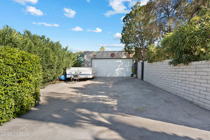 Property Photo: 532 N Citadel Avenue AZ 85748