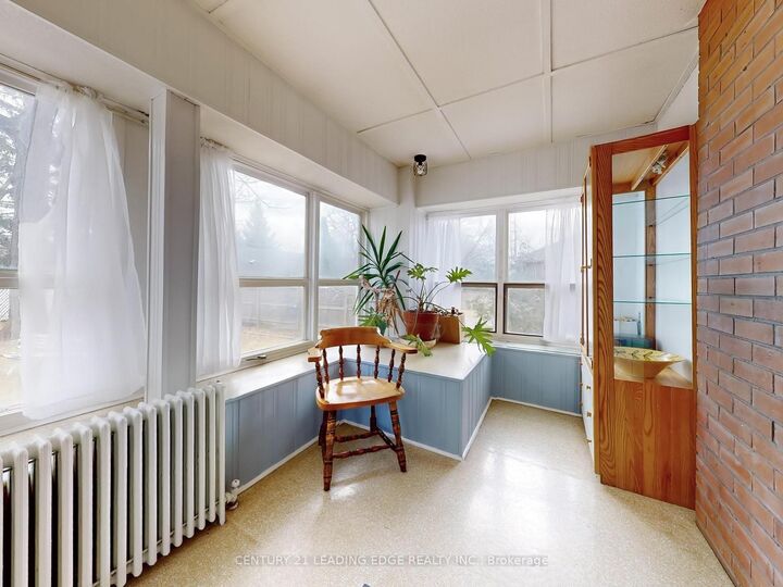 Property Photo:  261 Main Street N  ON L3P 1Y6 