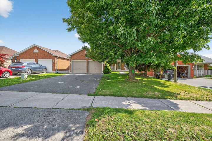 Property Photo:  702 Spillsbury Drive  ON K9K 2K2 