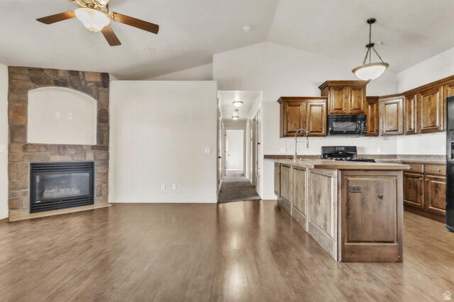 Property Photo:  1045 S 1700 W 832  UT 84651 