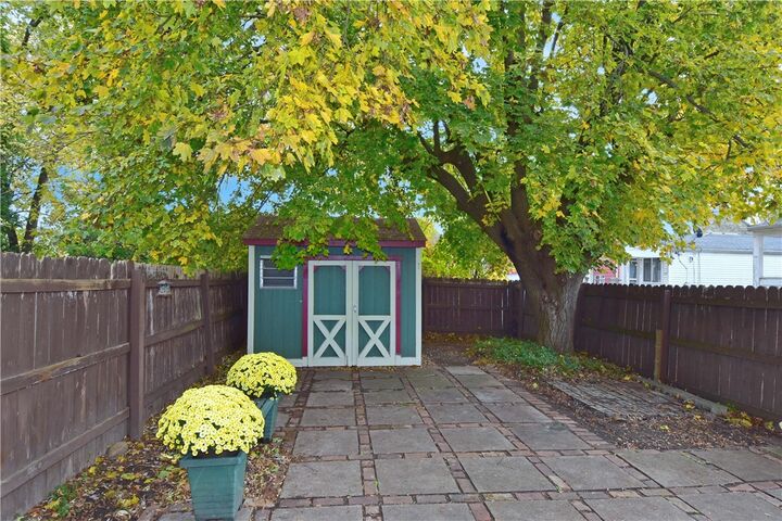 Property Photo: 111 Mulberry St PA 15108