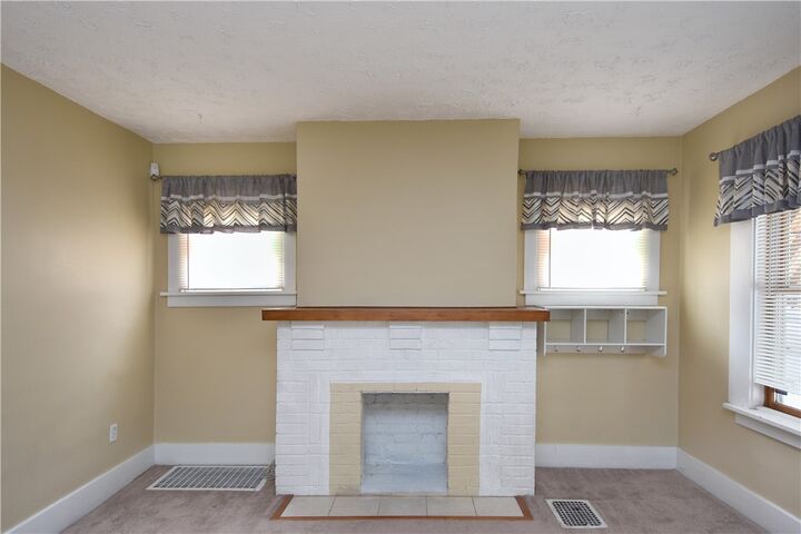 Property Photo:  111 Mulberry St  PA 15108 