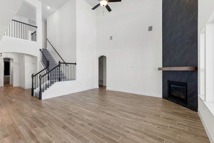 Property Photo: 604 Buena Onda Way TX 78738