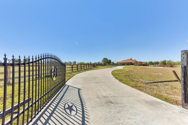 Property Photo:  9511 Magnolia Ranch Cove  TX 78660 
