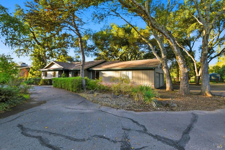 Property Photo: 175 Bonnie Way CA 95442