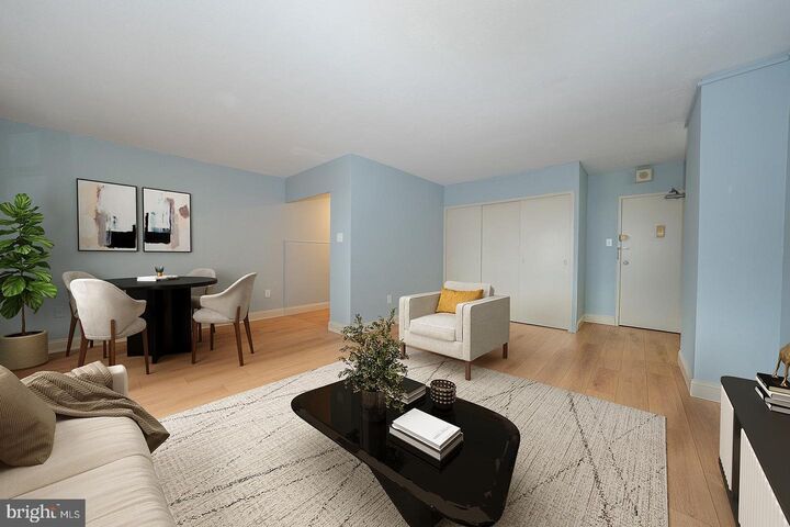 Property Photo:  118 S 21st Street 1007  PA 19103 