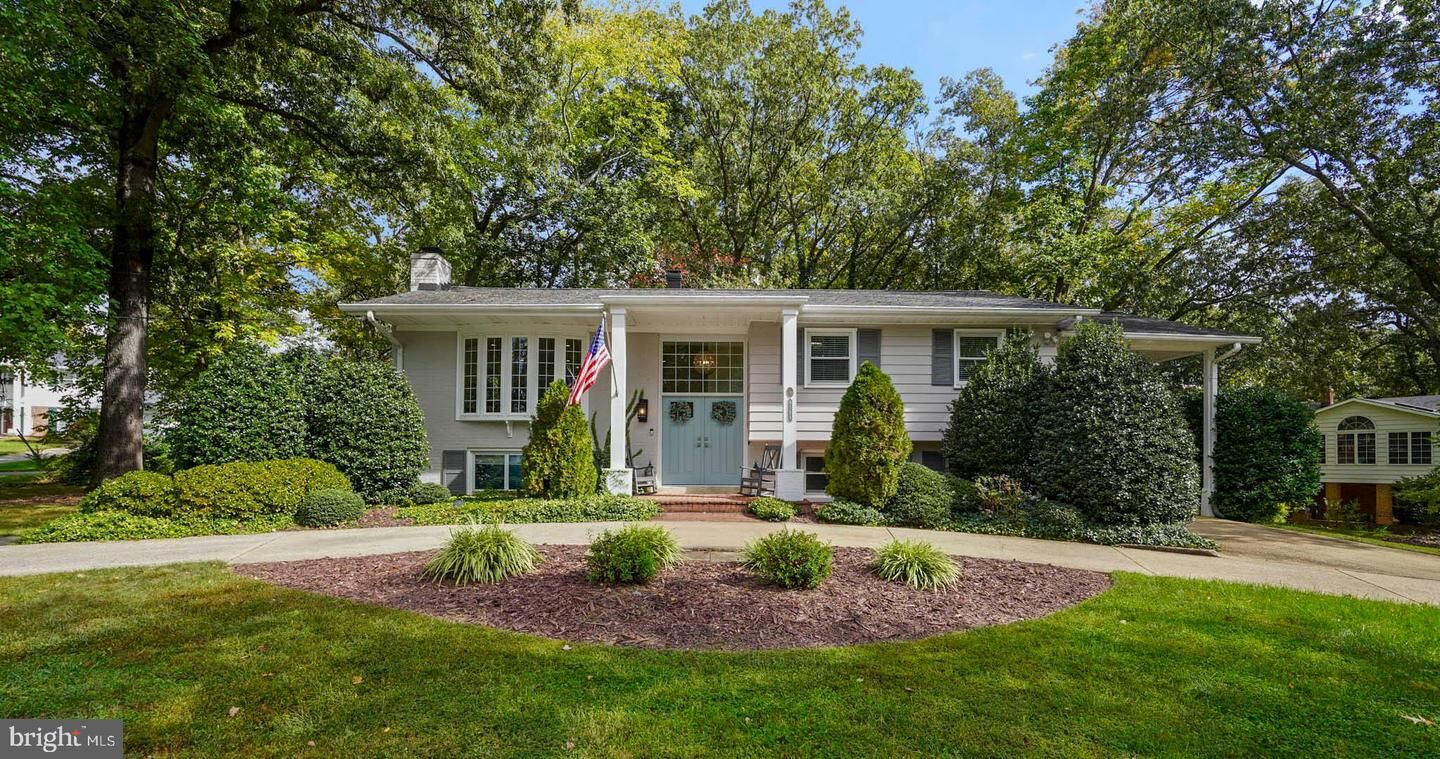 Property Photo:  9123 Cherrytree Drive  VA 22309 