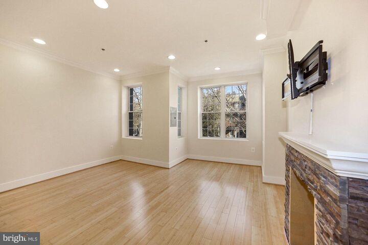 Property Photo:  1126 Columbia Road NW 3  DC 20009 