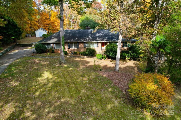 Property Photo:  10802 Chestnut Hill Drive  NC 28105 