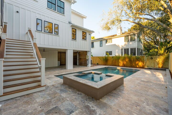 Property Photo:  6 30th Avenue  SC 29451 