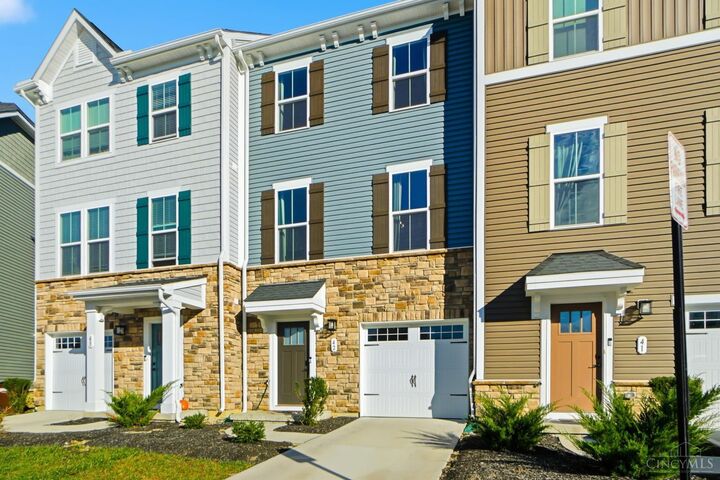 Property Photo:  42 Wentworth Lane  OH 45236 