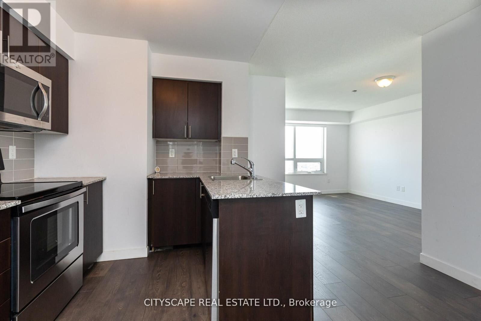 Property Photo:  1420 Dupont Street 1802  ON M6H 4J8 