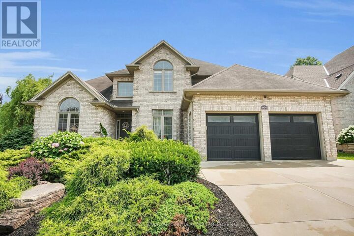 Photo de la propriété:  926 Cranbrook Road  ON N6K 4X8 