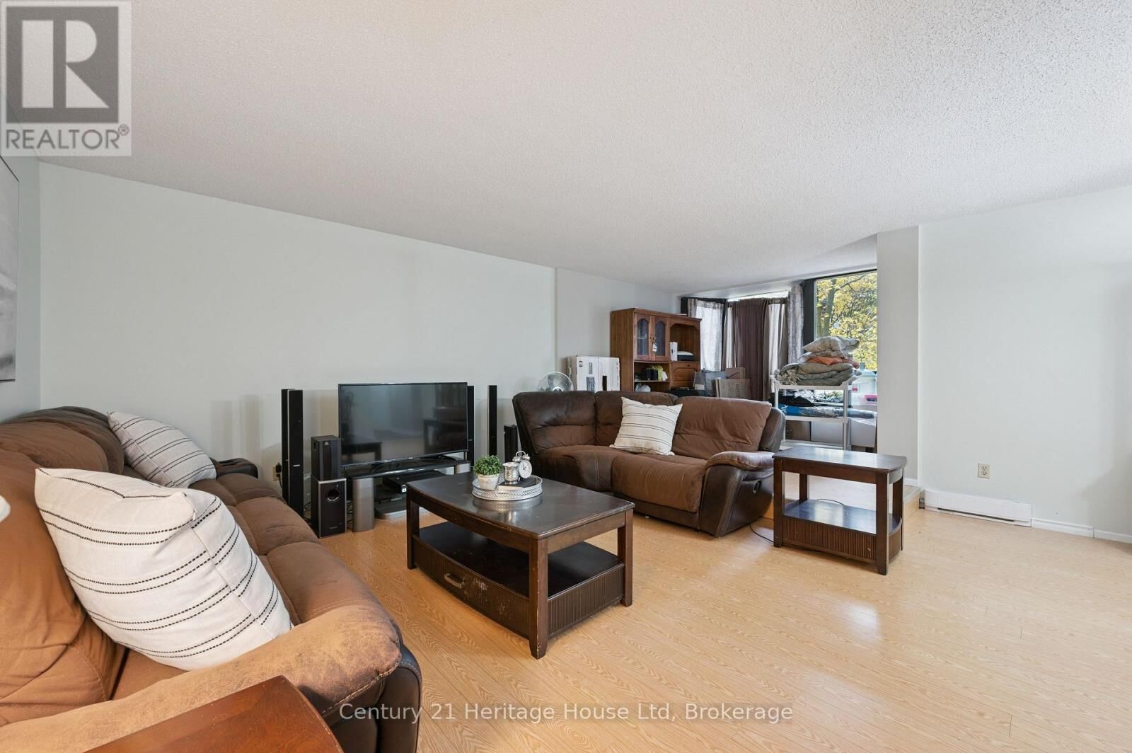 Photo de la propriété:  10 Ajax Street 203  ON N1H 7N6 