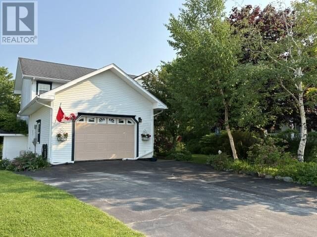 Property Photo:  5 Stacey Crescent  NL A2N 3R6 