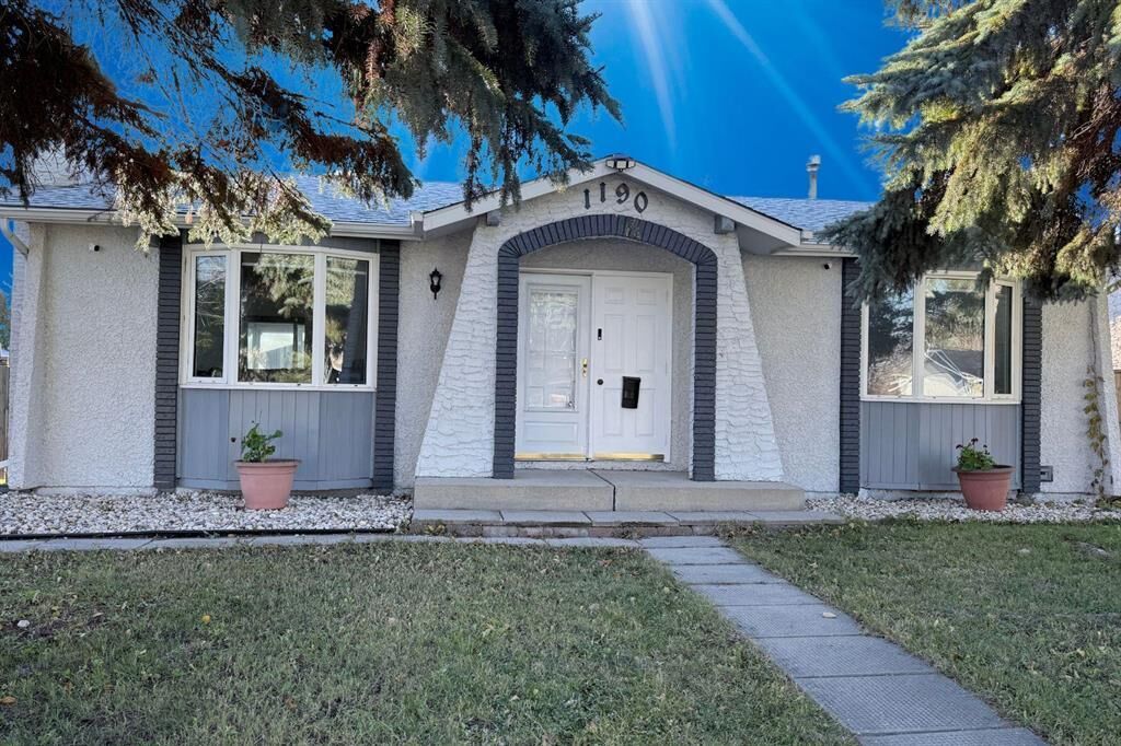 Property Photo: 1190 Chancellor Drive MB R3T 4H9