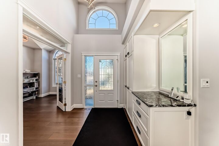 Property Photo:  539 Dickens Loop NW  AB T6M 2S1 