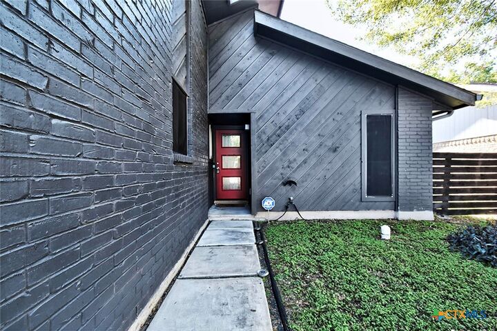 Property Photo: 937 Sundance Street TX 78130