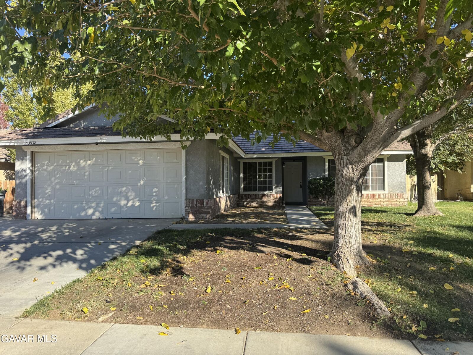 Property Photo: 43938 Delgado Court CA 93535