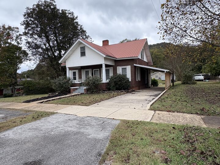 Property Photo: 804 Elm Avenue TN 37380