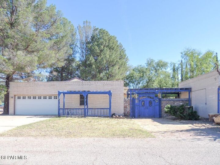 Property Photo:  1067 Esplanada Circle  TX 79932 