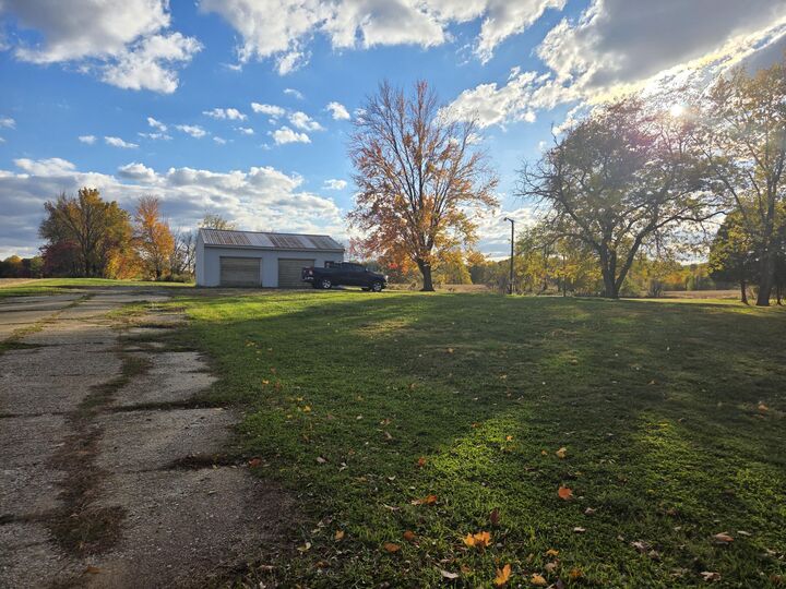 Property Photo: 33260 State Line Road IN 46552