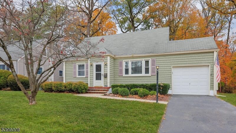 Property Photo:  172 Mohawk Dr  NJ 07016 