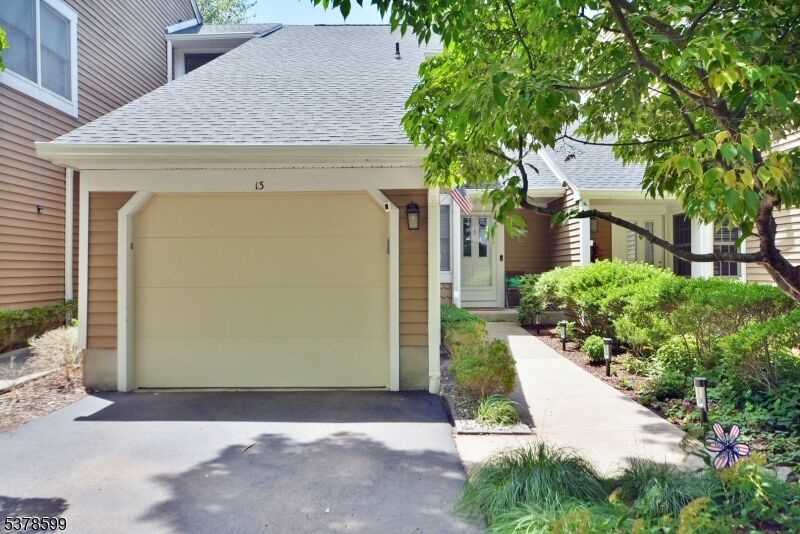 Property Photo:  13 Eton Ct  NJ 07921 